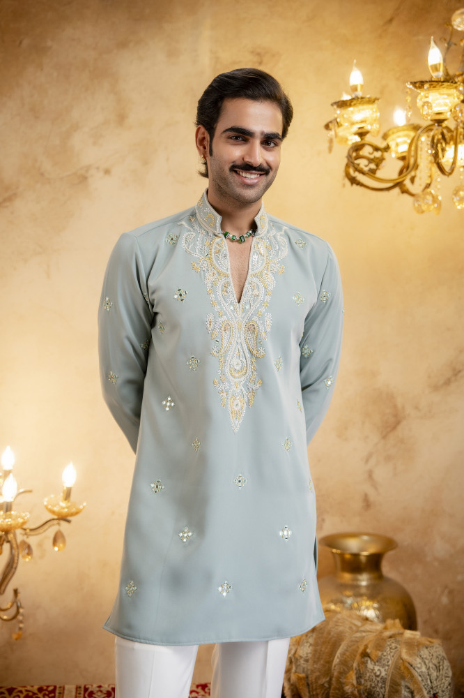 Image of Hand Embroidered Japanese Kurta In Mint