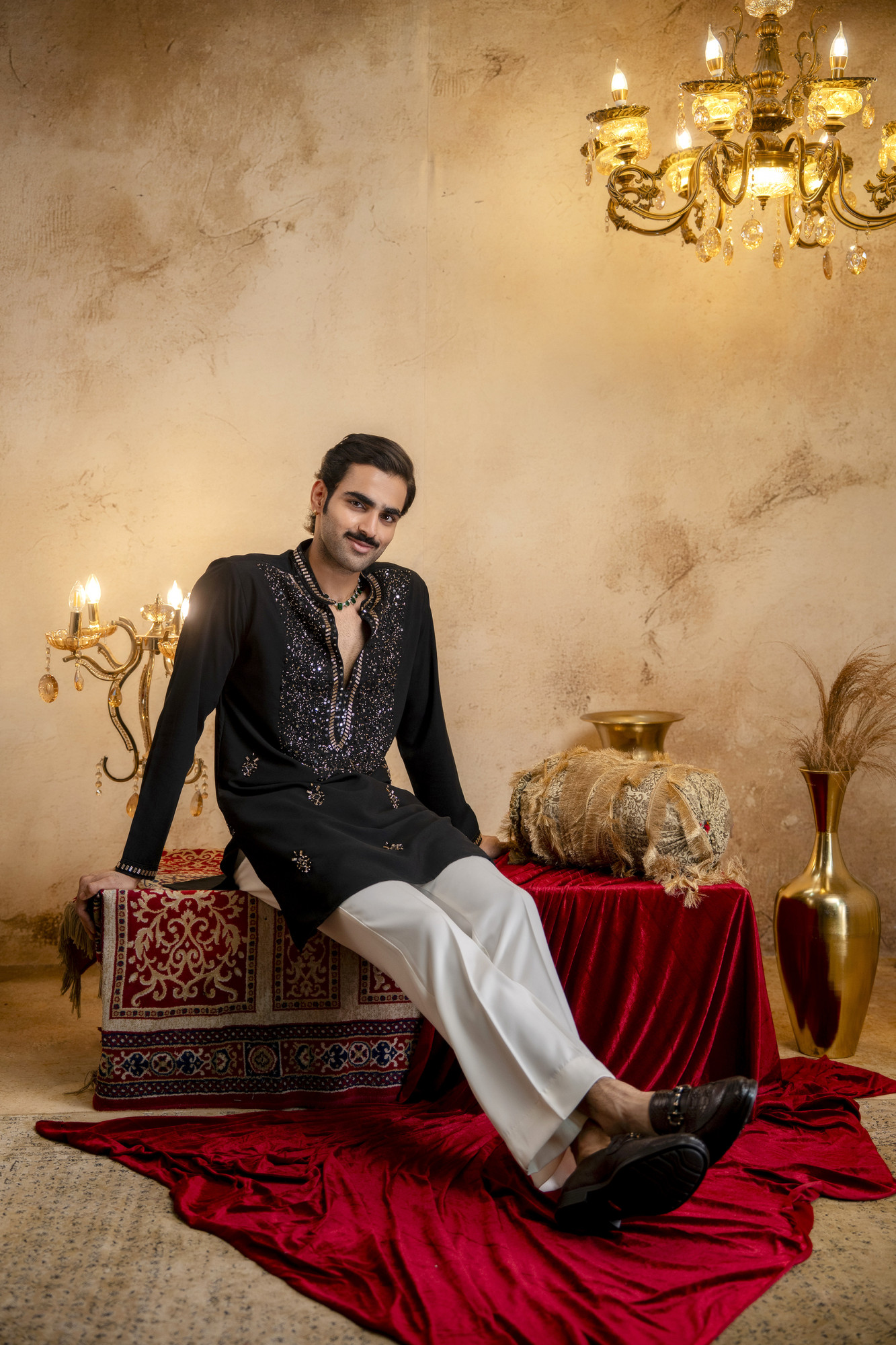 Cutdana Embroidered Kurta In Black