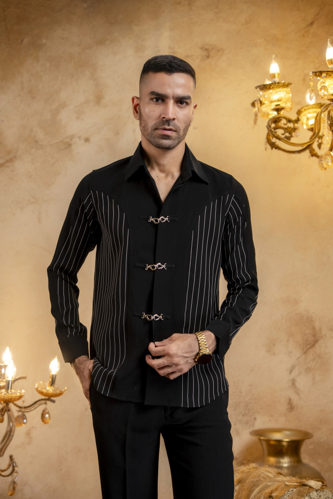 Image of Striped Buckle Shacket In Zed Black