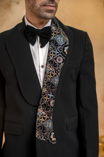 Wave Lapelled Blazer In Black