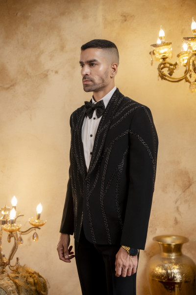 Cutdana Embroidered Tuxedo Blazer In Zed Black