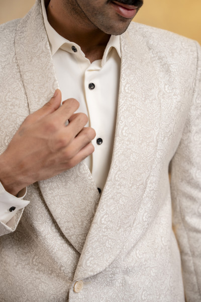 Wave Lapelled Double Breasted Blazer In Jacquard