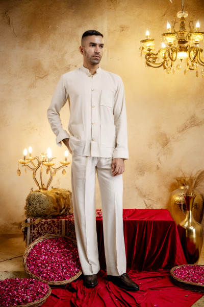 Royal Patch Pocket Shirt In Off-White Linen