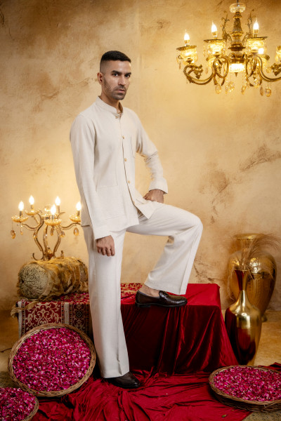 Royal Patch Pocket Shirt In Off-White Linen