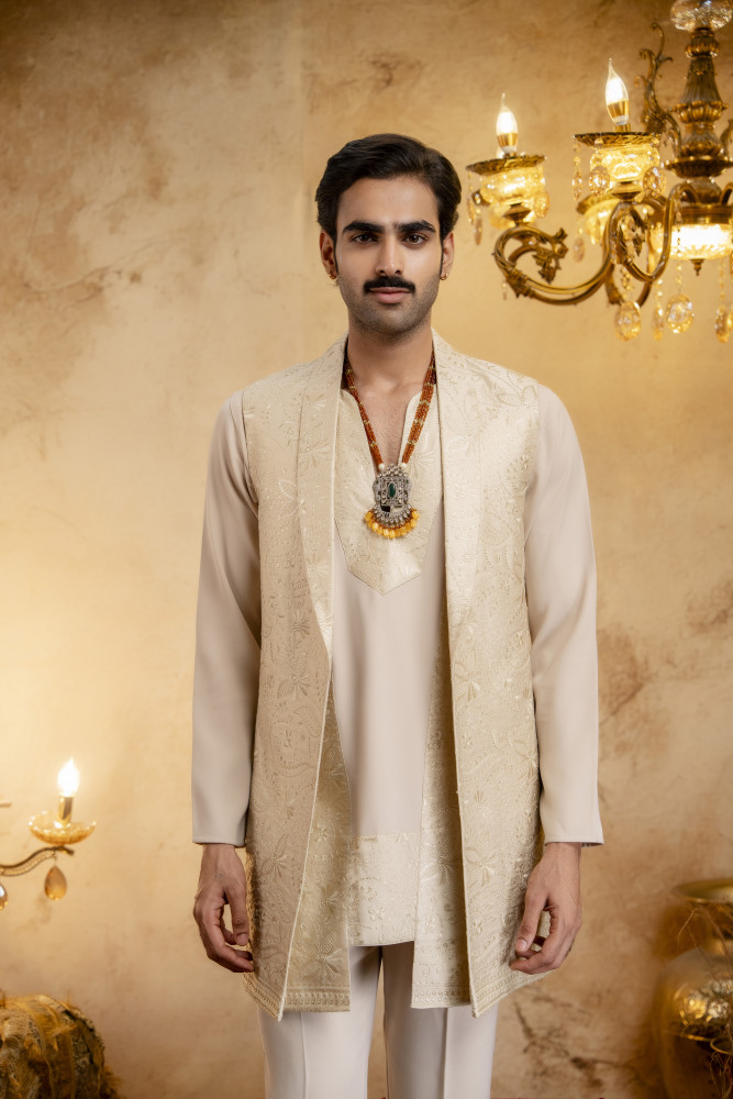 Image of Embroidered Lapelled Long Half Jacket