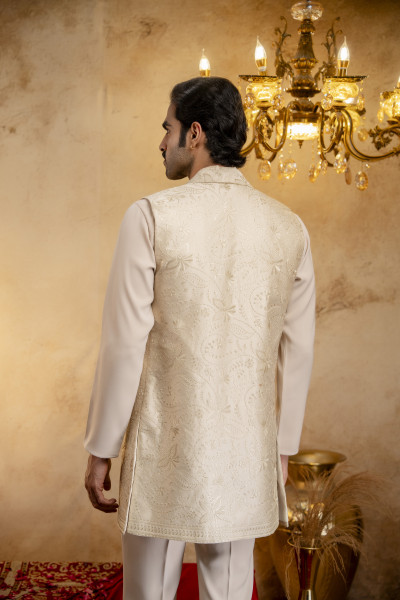 Embroidered Lapelled Long Half Jacket