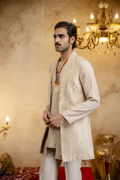 Embroidered Lapelled Long Half Jacket