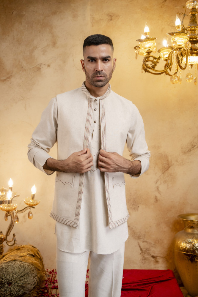 Image of Threaded Open Half Jacket In Off White Linen