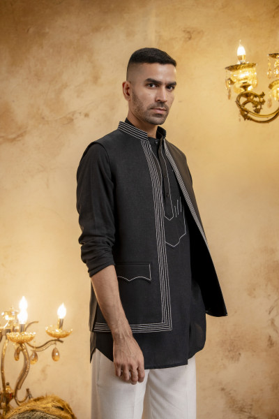 Threaded Open Half Jacket In Black Linen