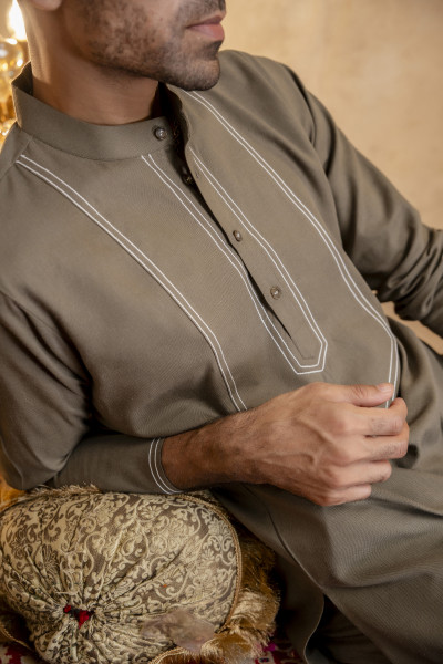 Threaded Linen Short Kurta In Olive