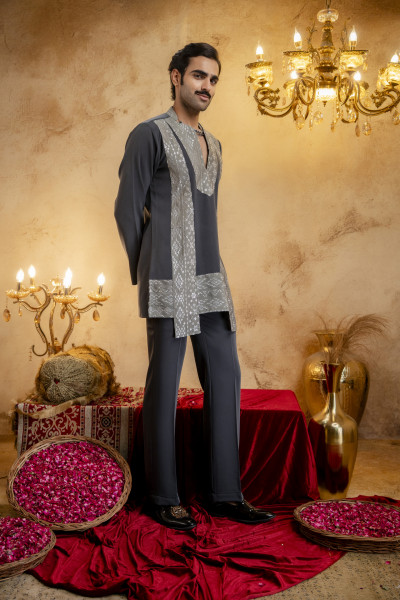 Japanese Motif V Neck Kurta In Grey