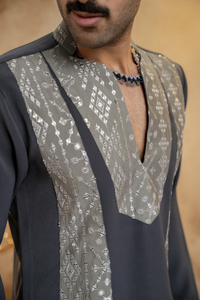 Japanese Motif V Neck Kurta In Grey
