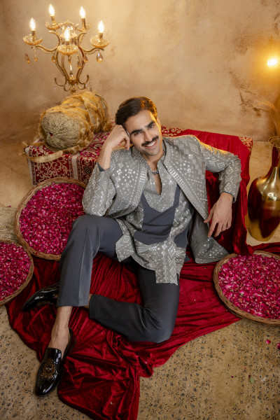 Sequin Embroidered Open Bandhgala In Grey