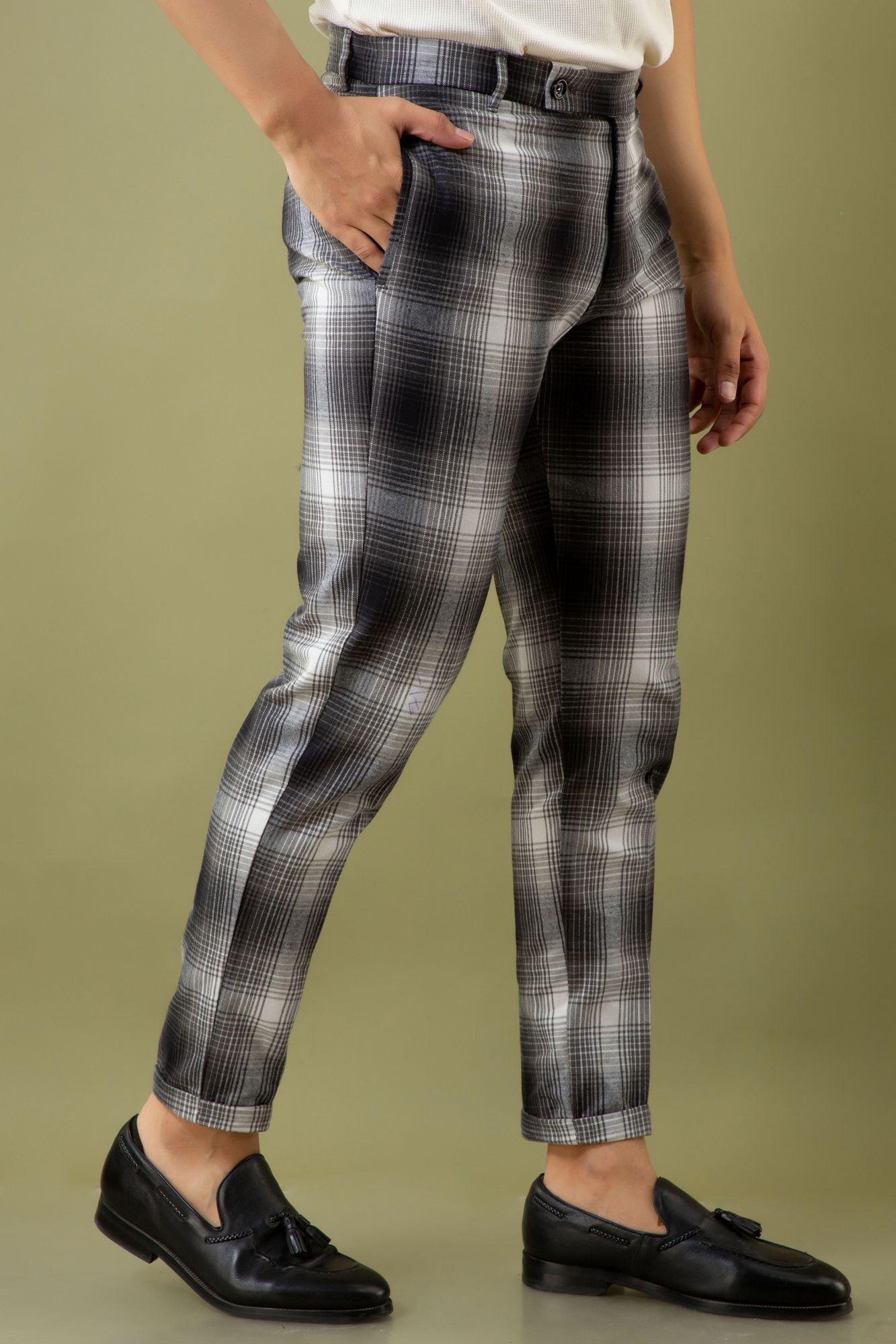 Tailored Fit Pants In Checks