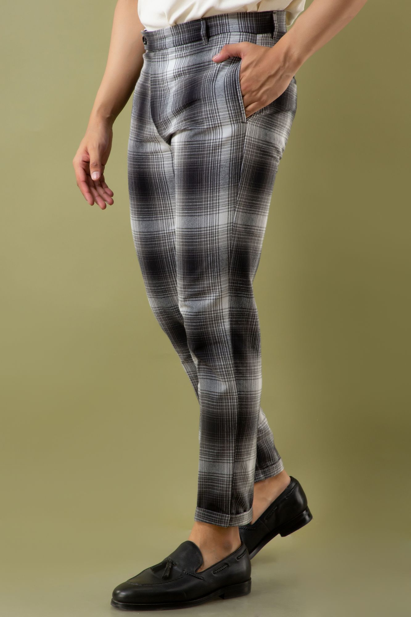 Tailored Fit Pants In Checks
