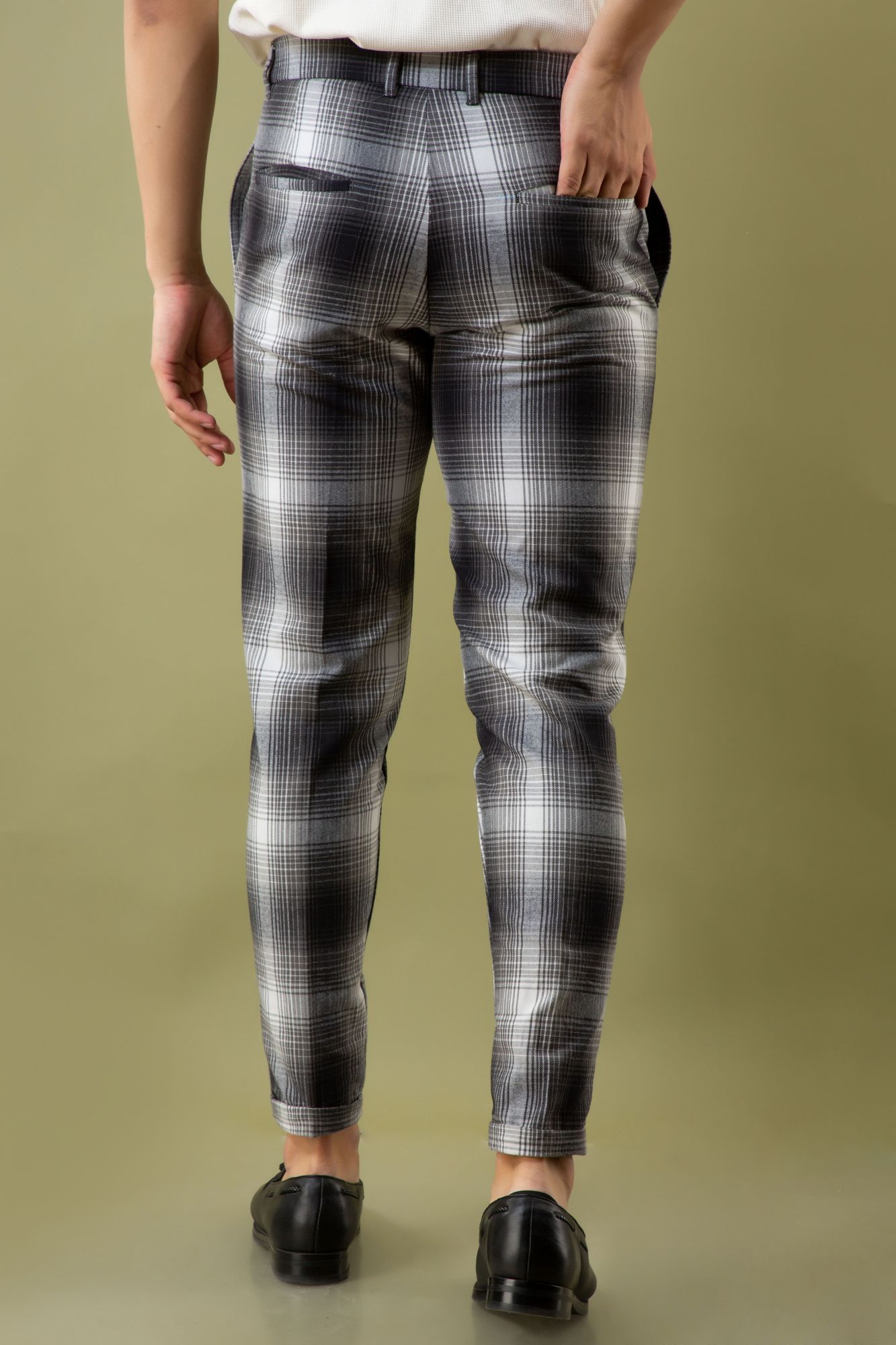 Tailored Fit Pants In Checks
