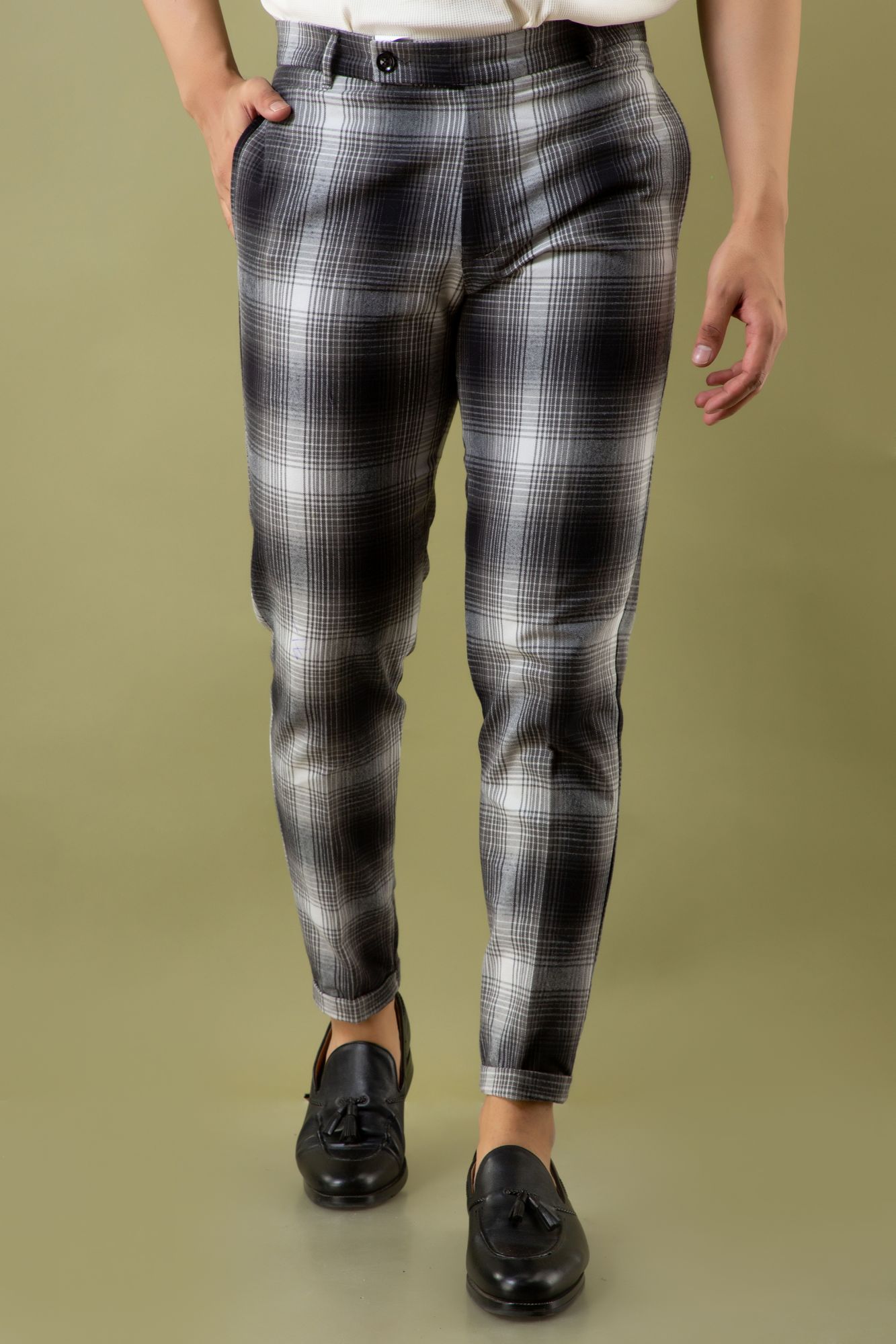 Tailored Fit Pants In Checks