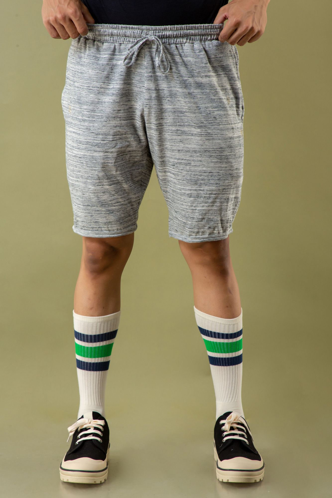 Shorts in Off Grey
