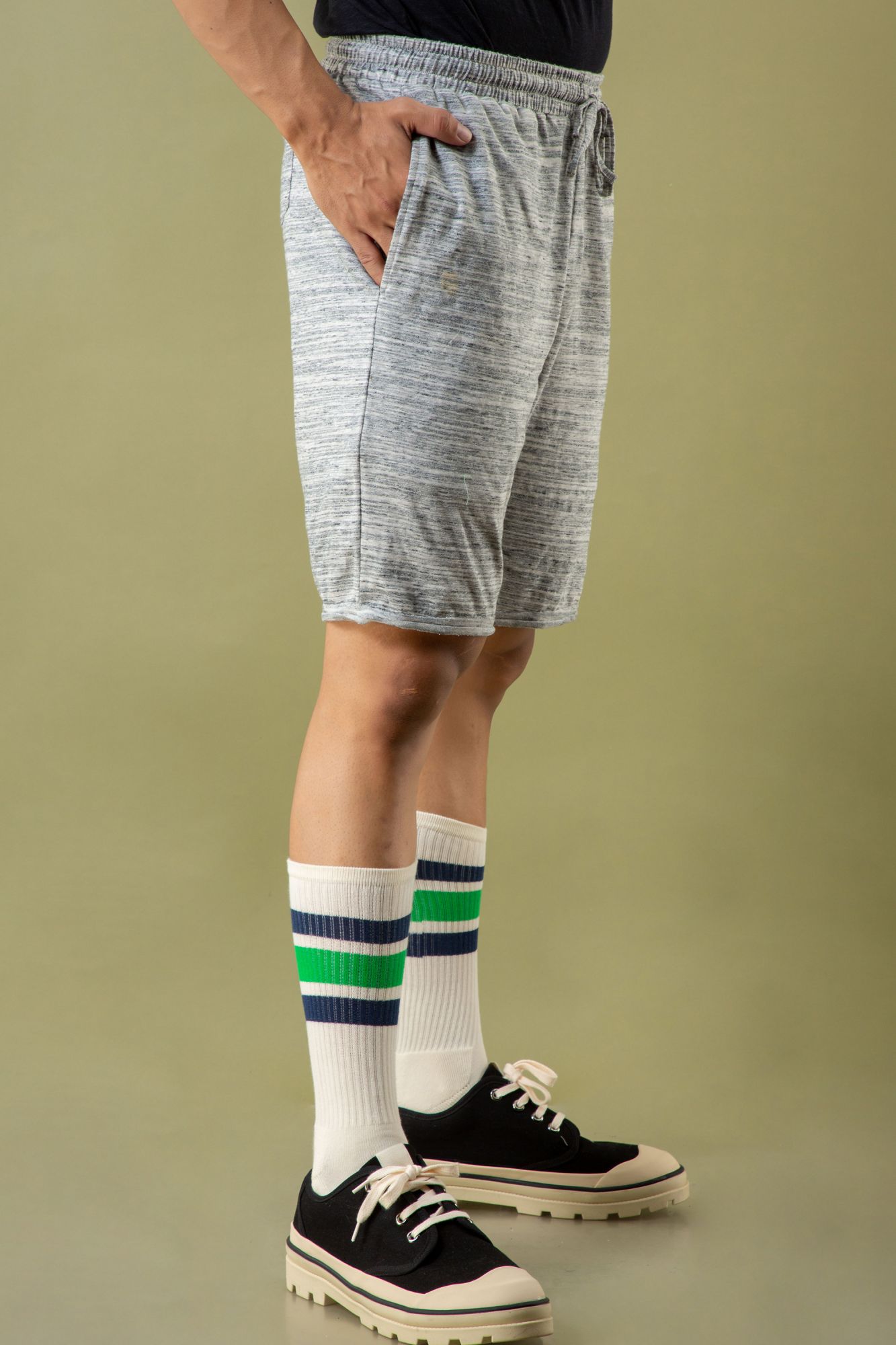 Shorts in Off Grey