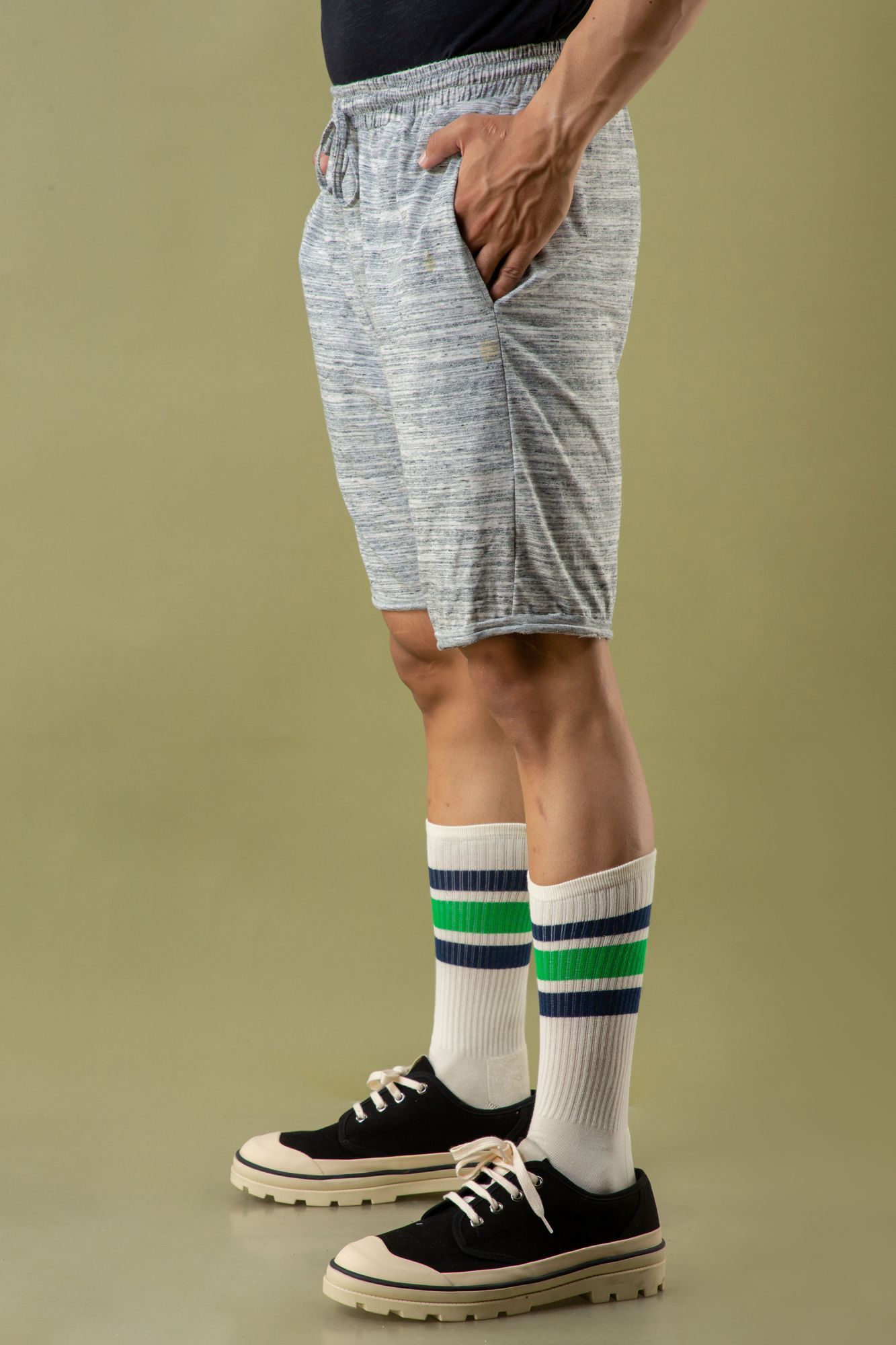 Shorts in Off Grey