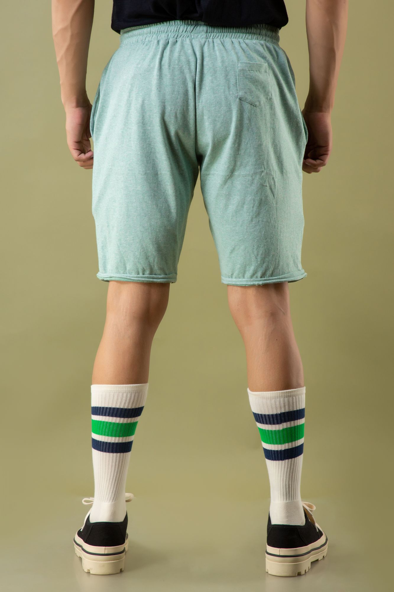 Shorts In Off Green