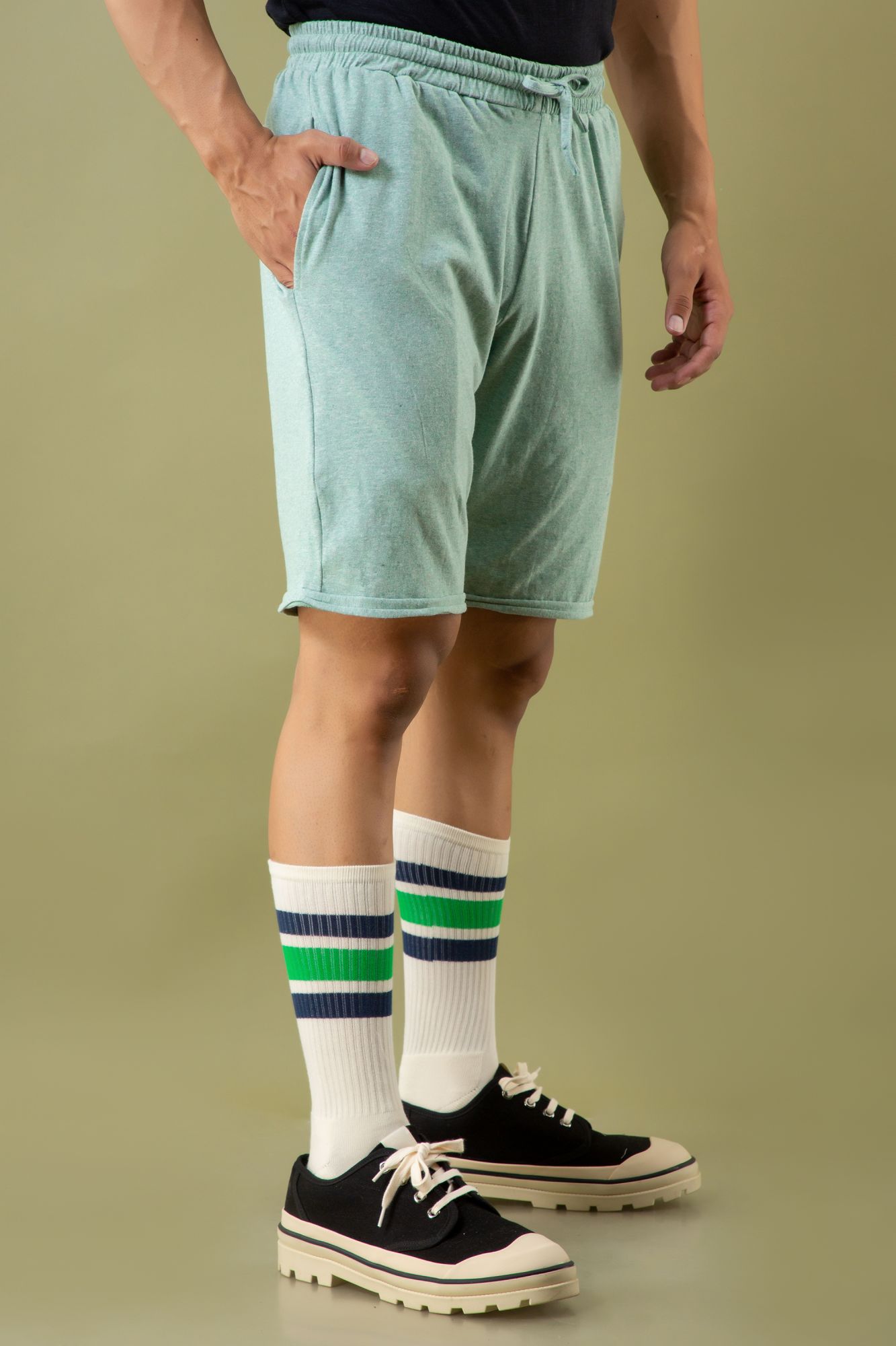 Shorts In Off Green