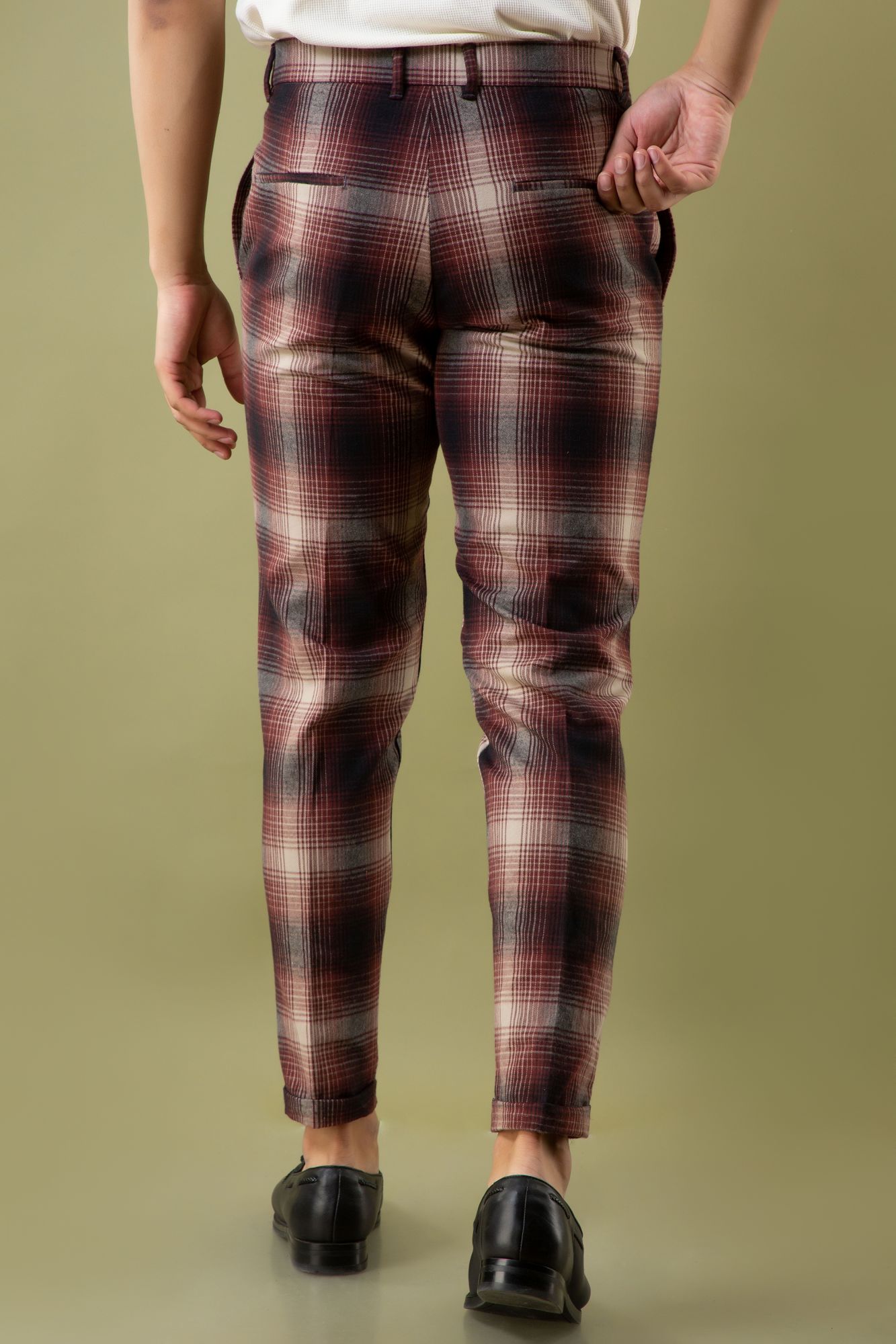 Tailored Fit Pants In Checks