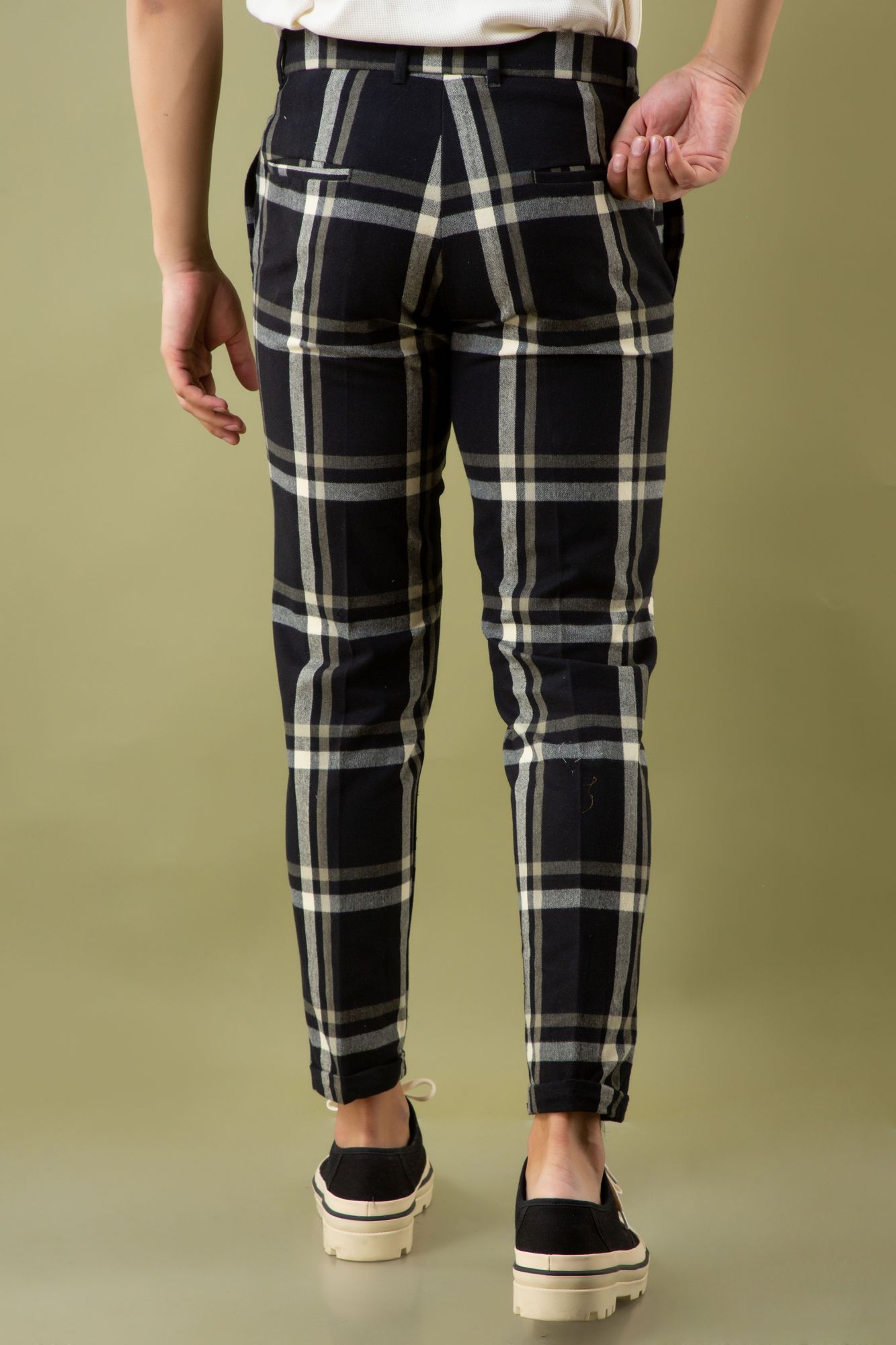 Tailored Fit Pants In Checks