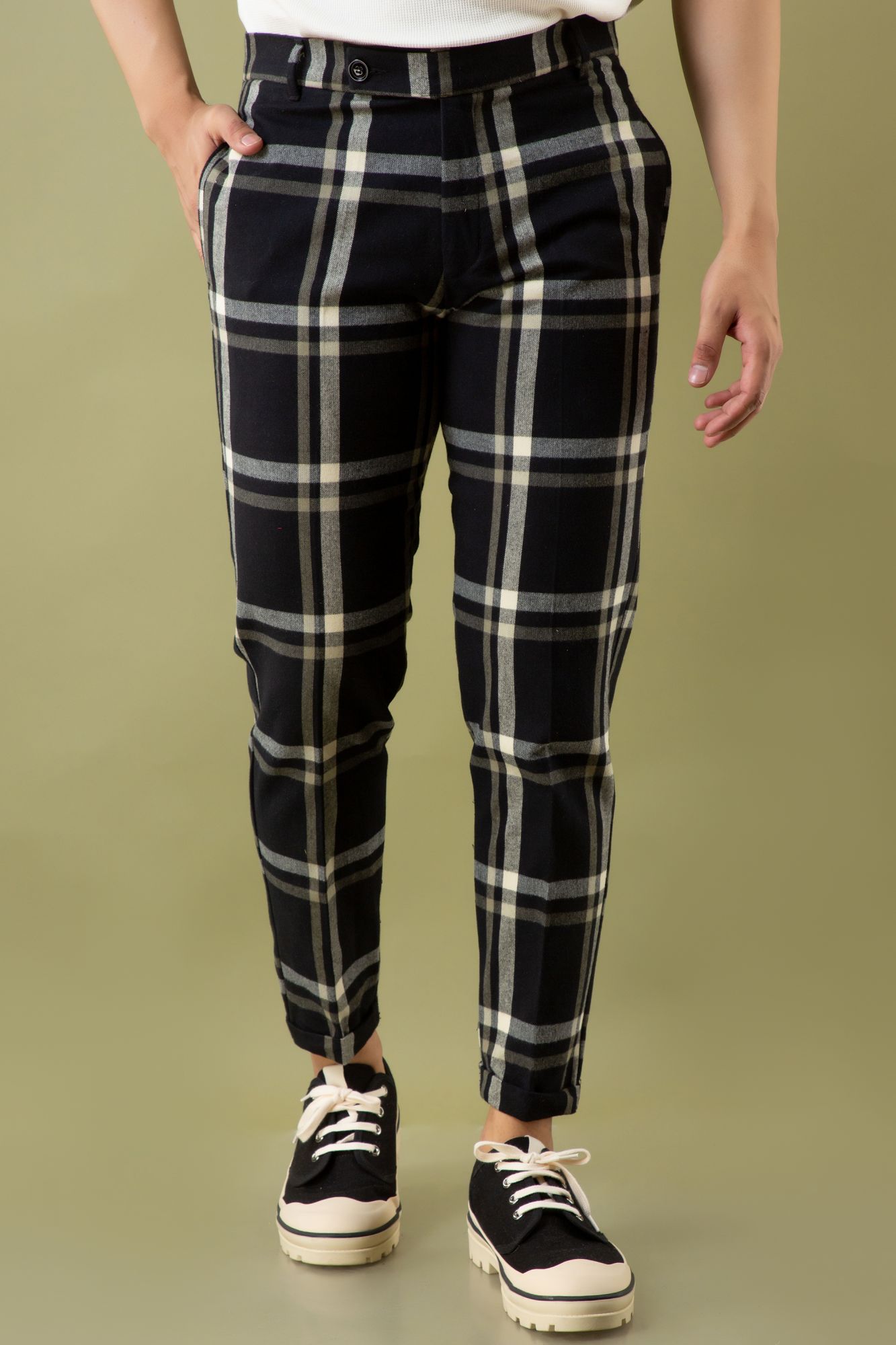 Tailored Fit Pants In Checks