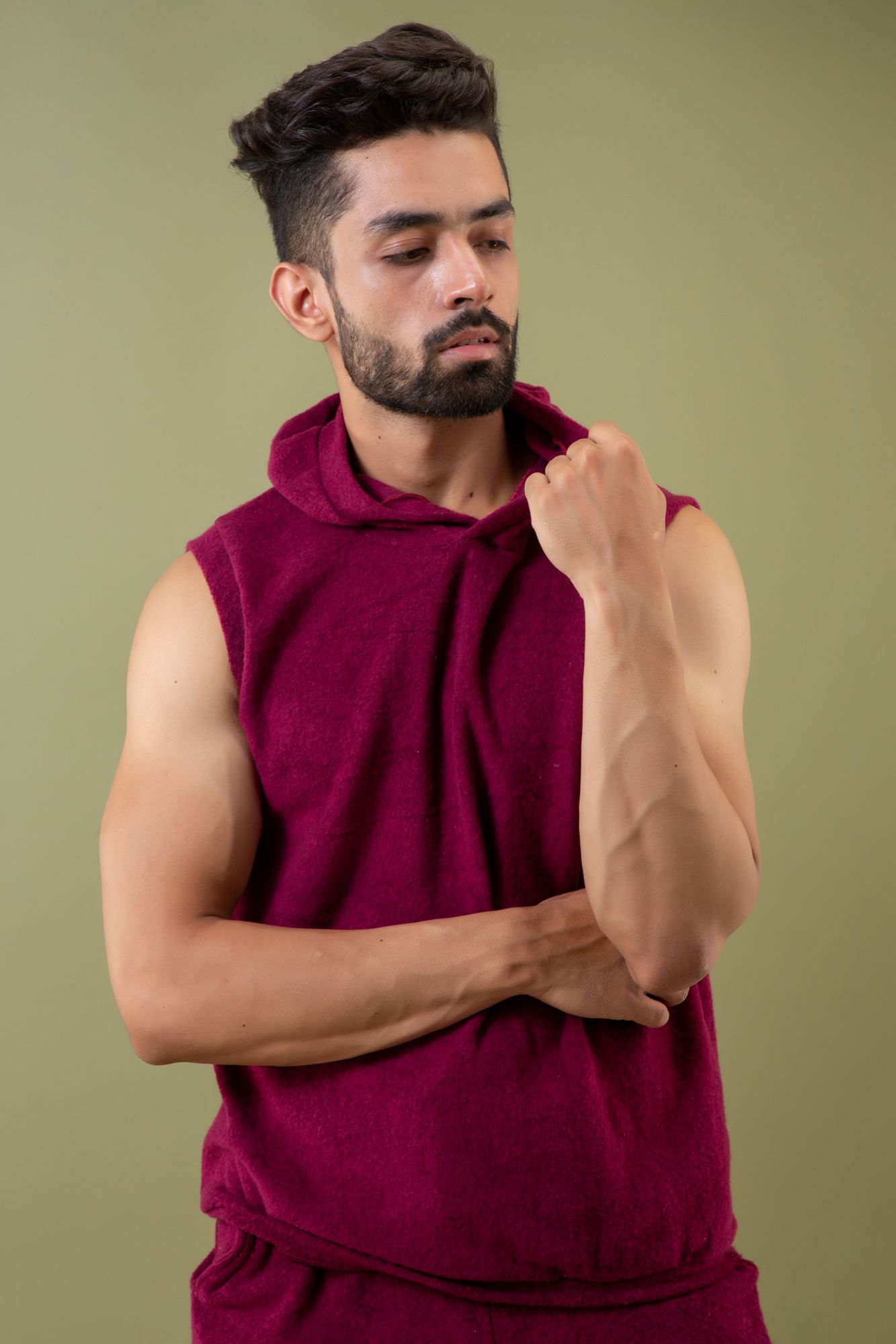 Off-Sleeve Hoodie In Burgundy