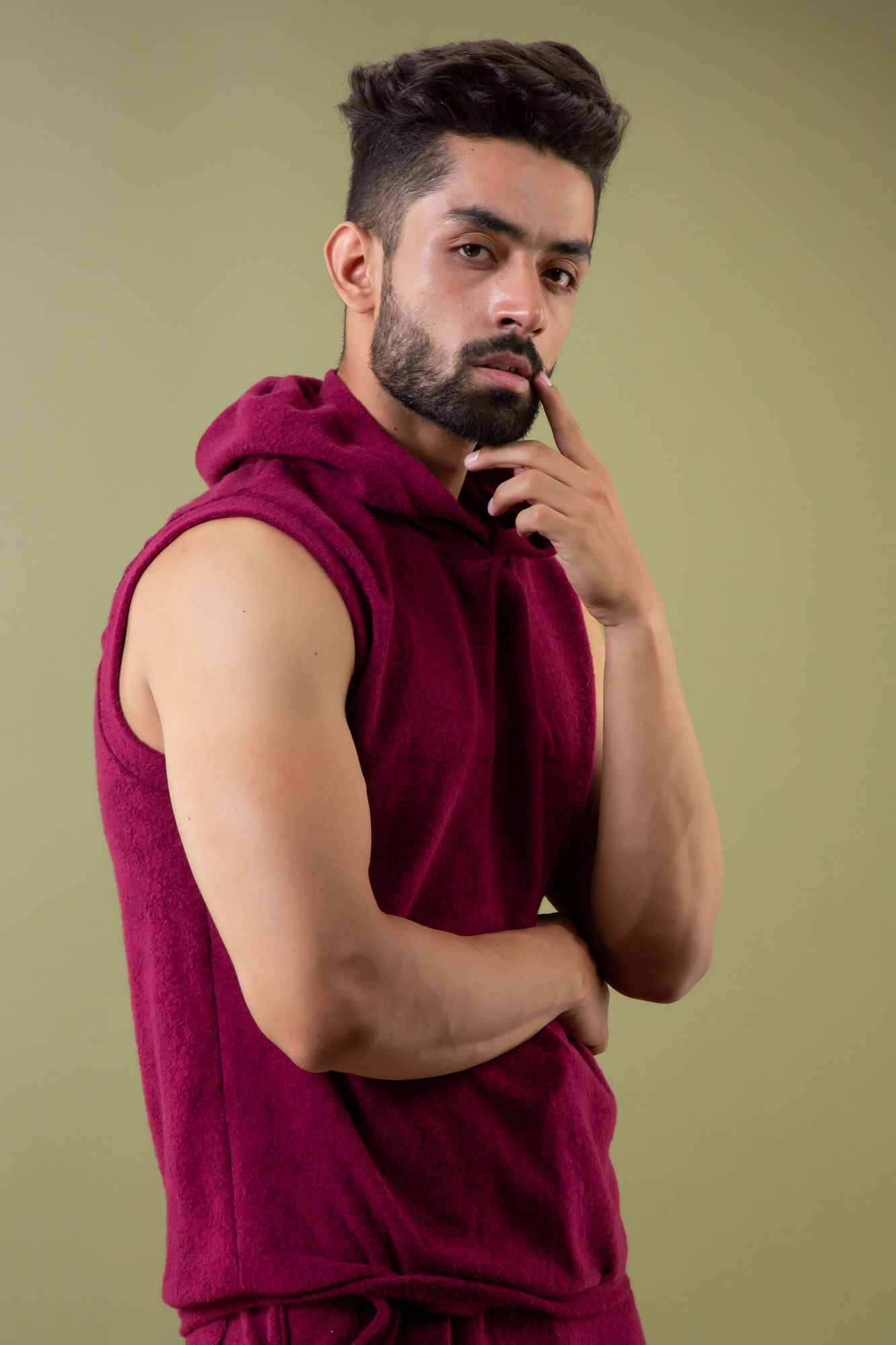 Off-Sleeve Hoodie In Burgundy