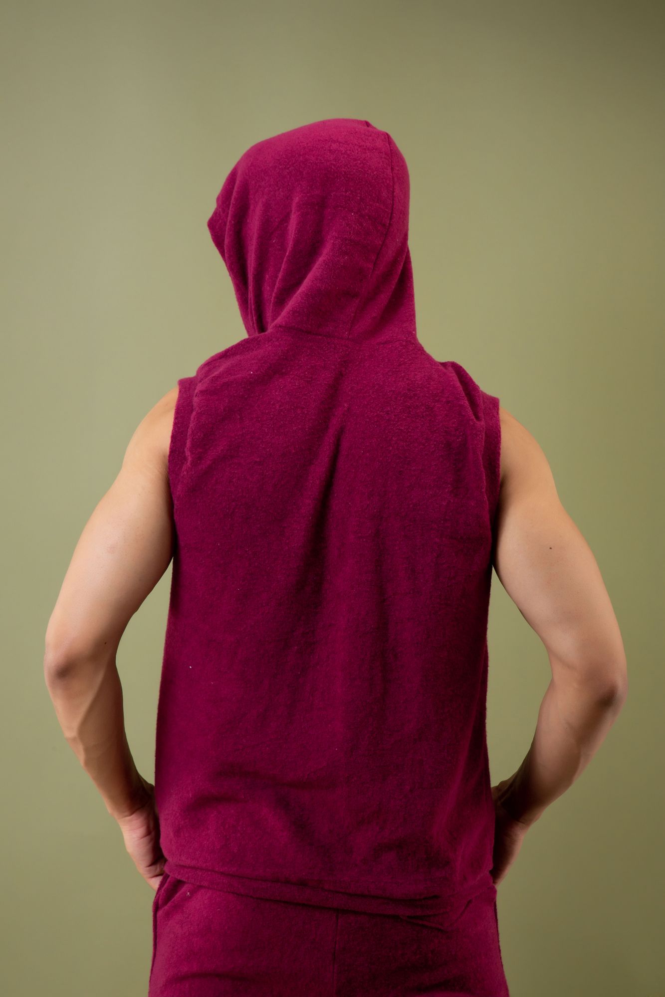 Off-Sleeve Hoodie In Burgundy