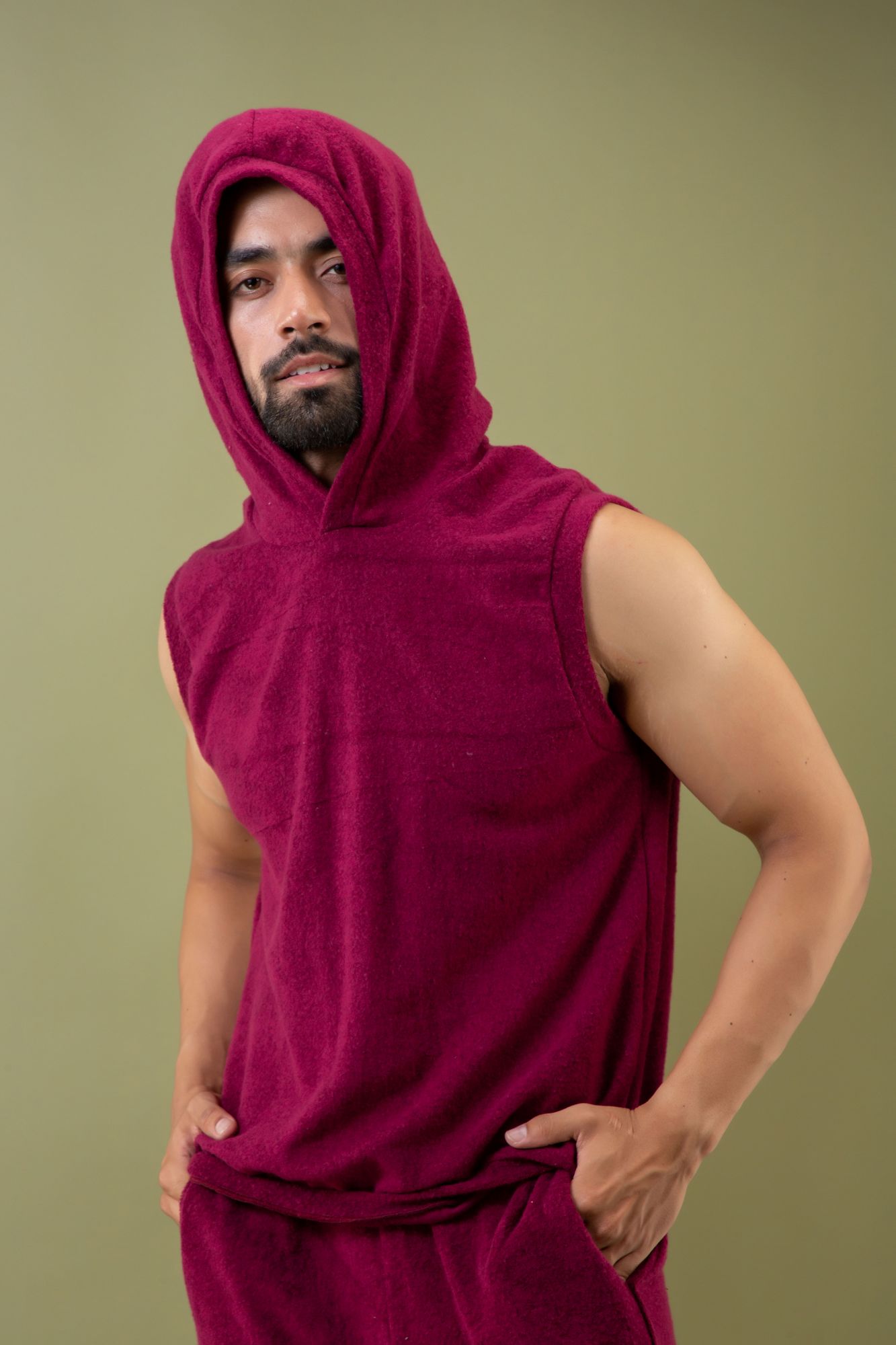 Off-Sleeve Hoodie In Burgundy