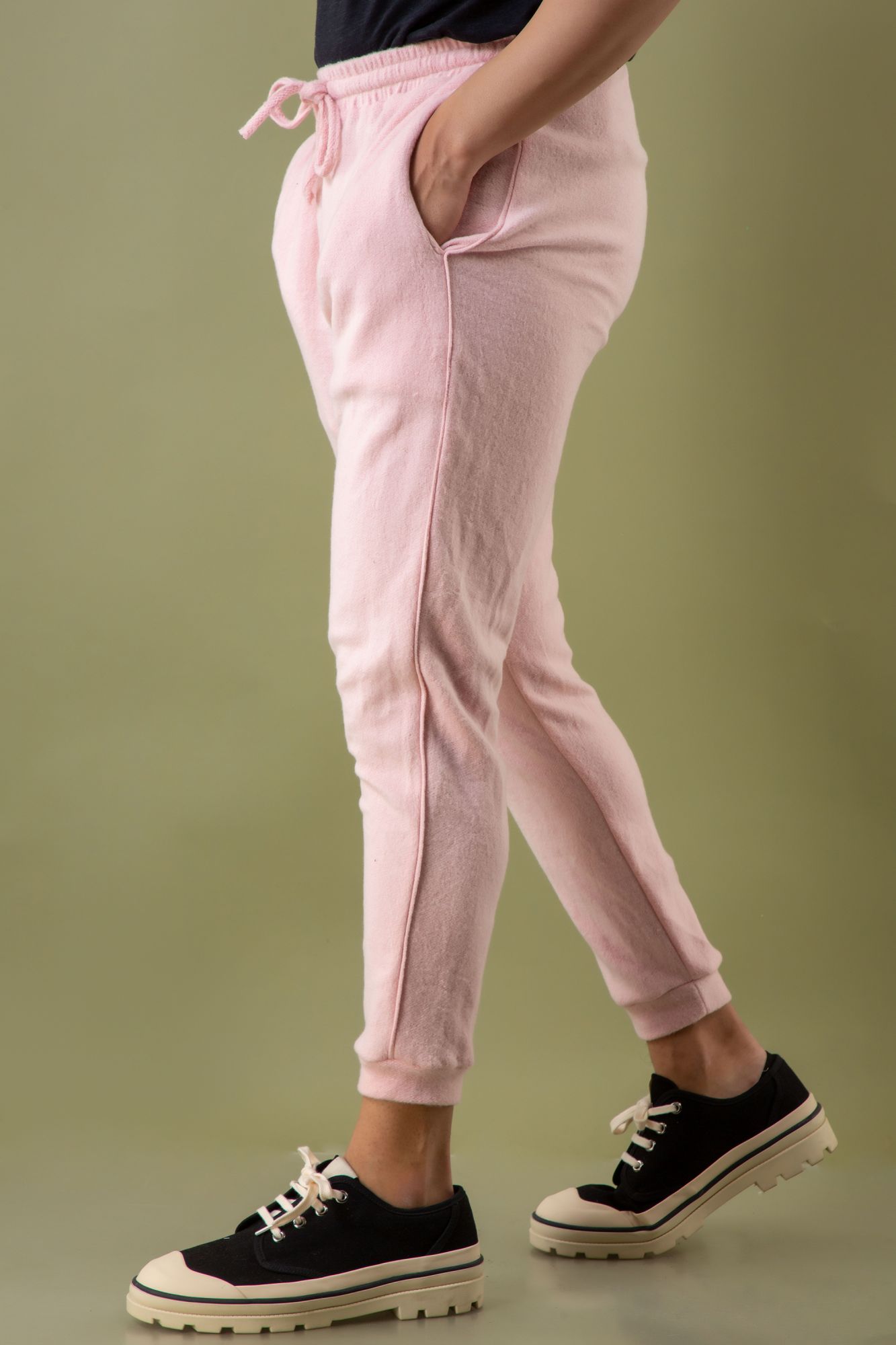 Joggers In Baby Pink