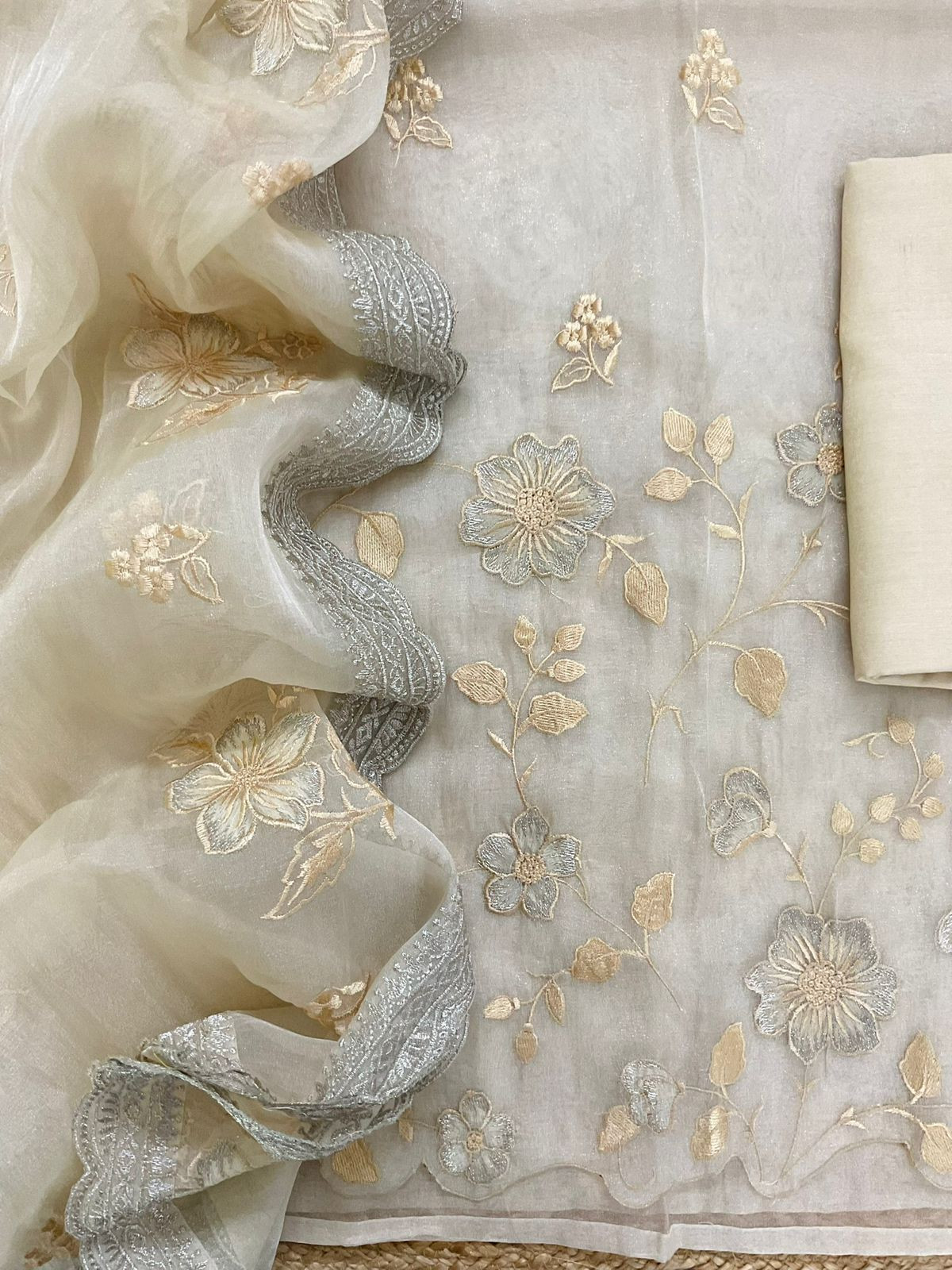 Soft Crushed Tissue Embroidered Suit - Beige