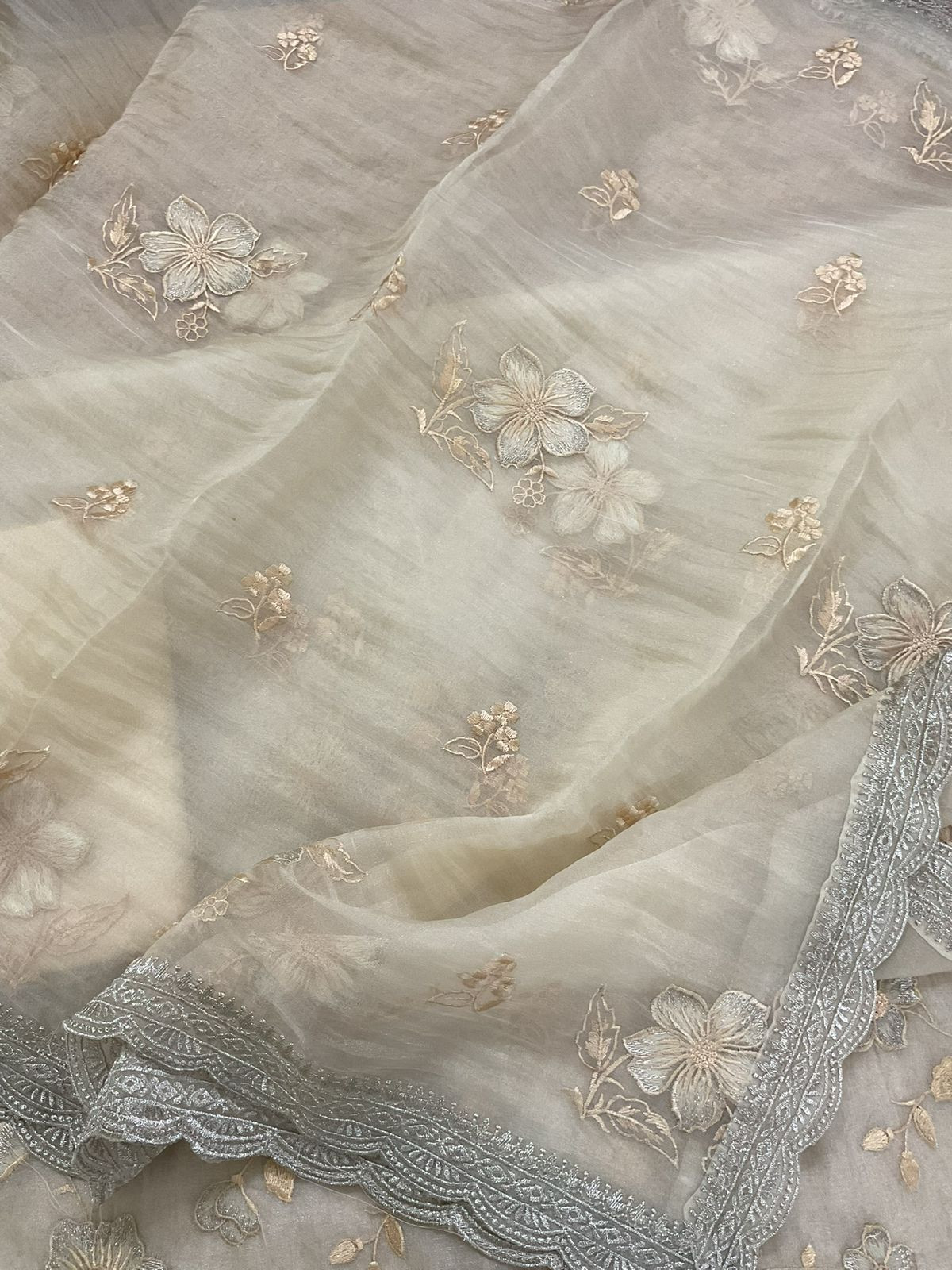Soft Crushed Tissue Embroidered Suit - Beige