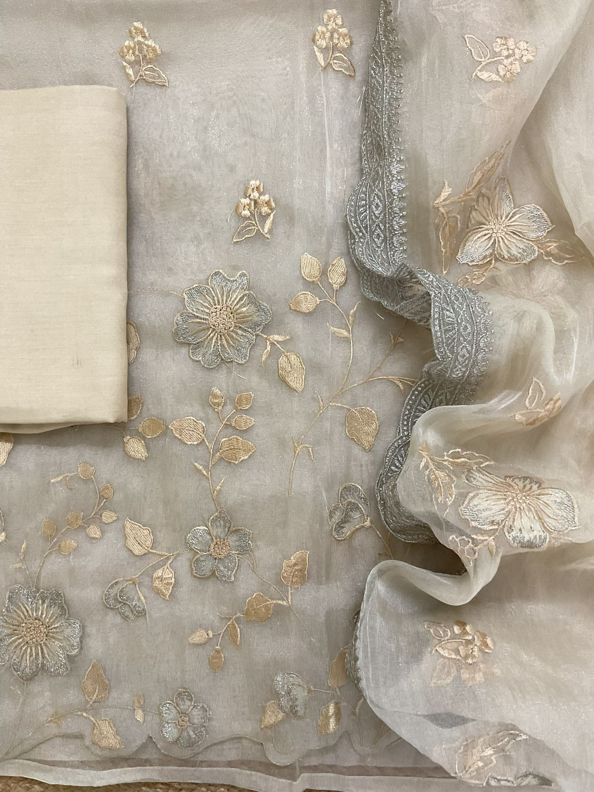 Soft Crushed Tissue Embroidered Suit - Beige