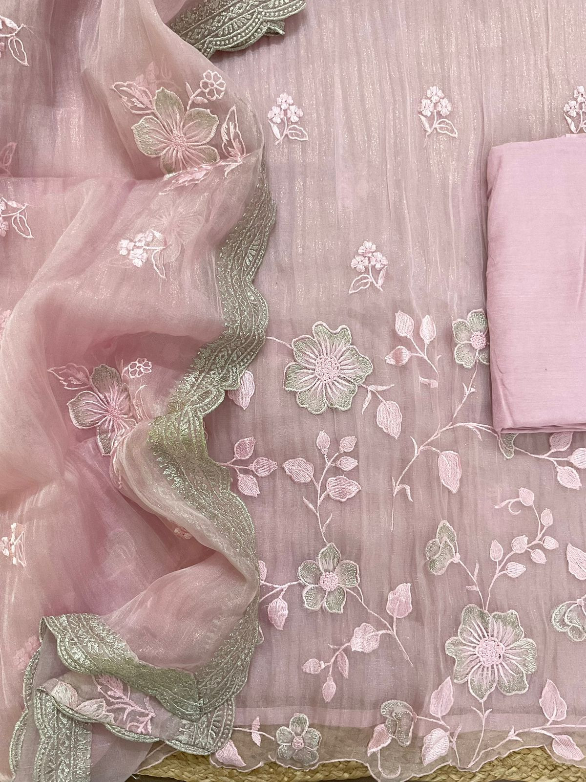 Soft Crushed Tissue Embroidered Suit - Pink