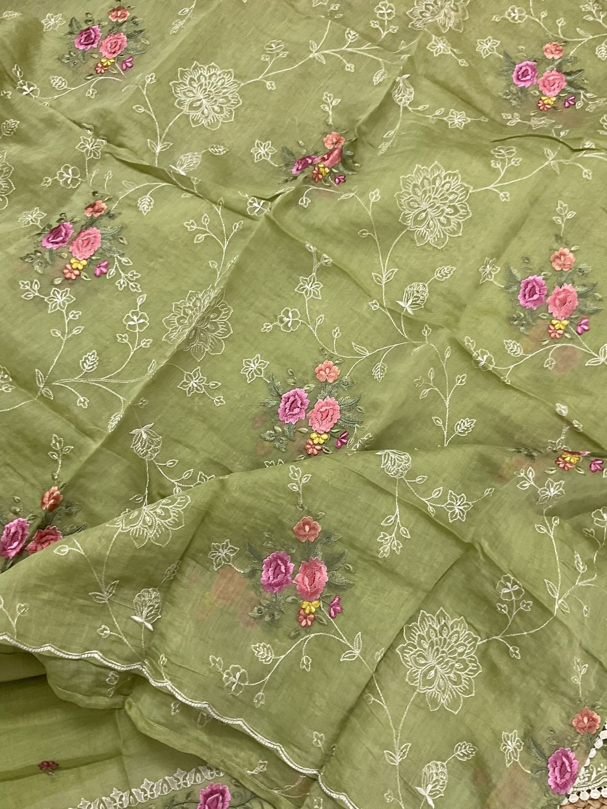 Pure Mul Chanderi Shaded Embroidered Suit - Off White