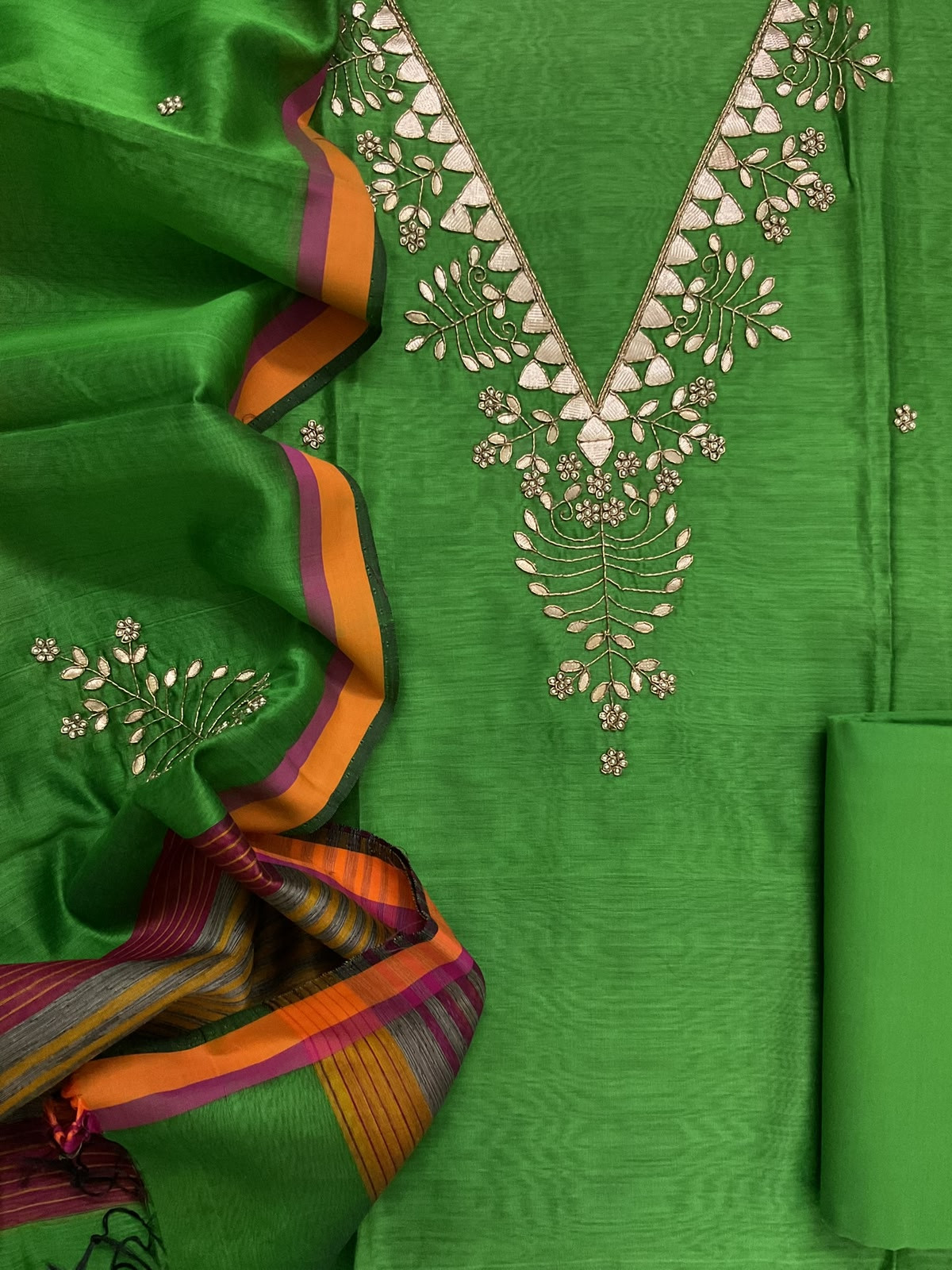 Pure Handwoven Maheshwari Embroidered Suit - Green