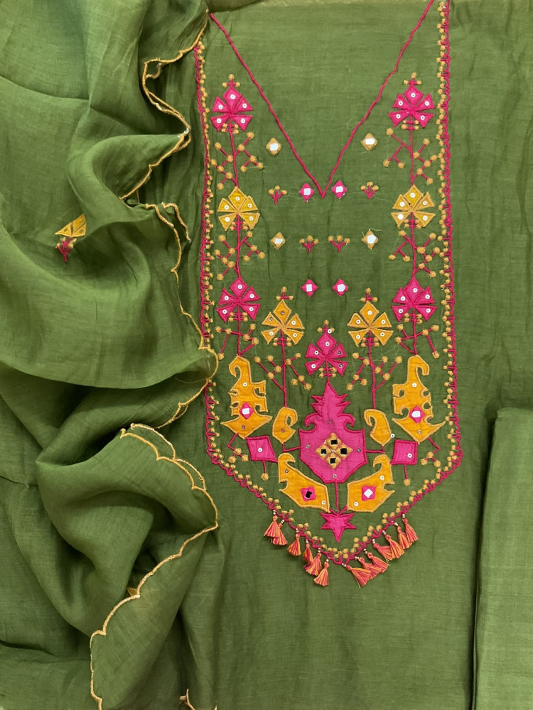 Image of Pure Mul Chanderi Embroidered Suit - Green