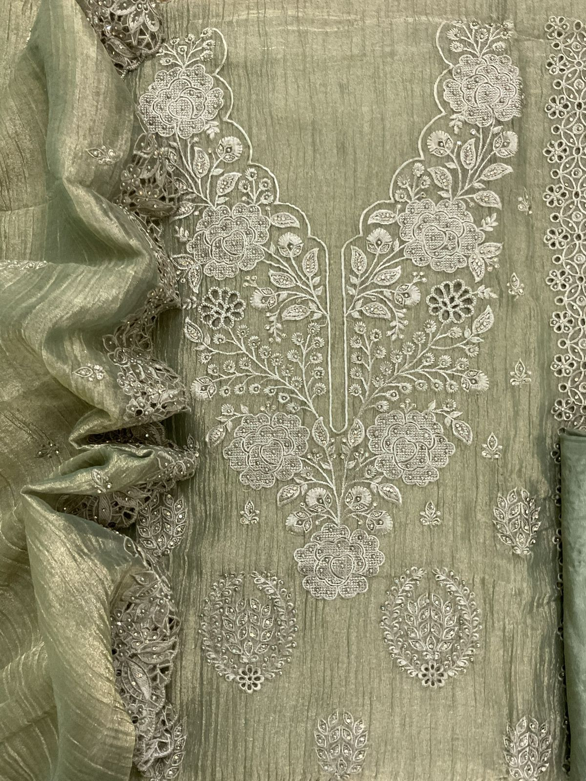Soft Crushed Tissue Embroidered Suit - Green