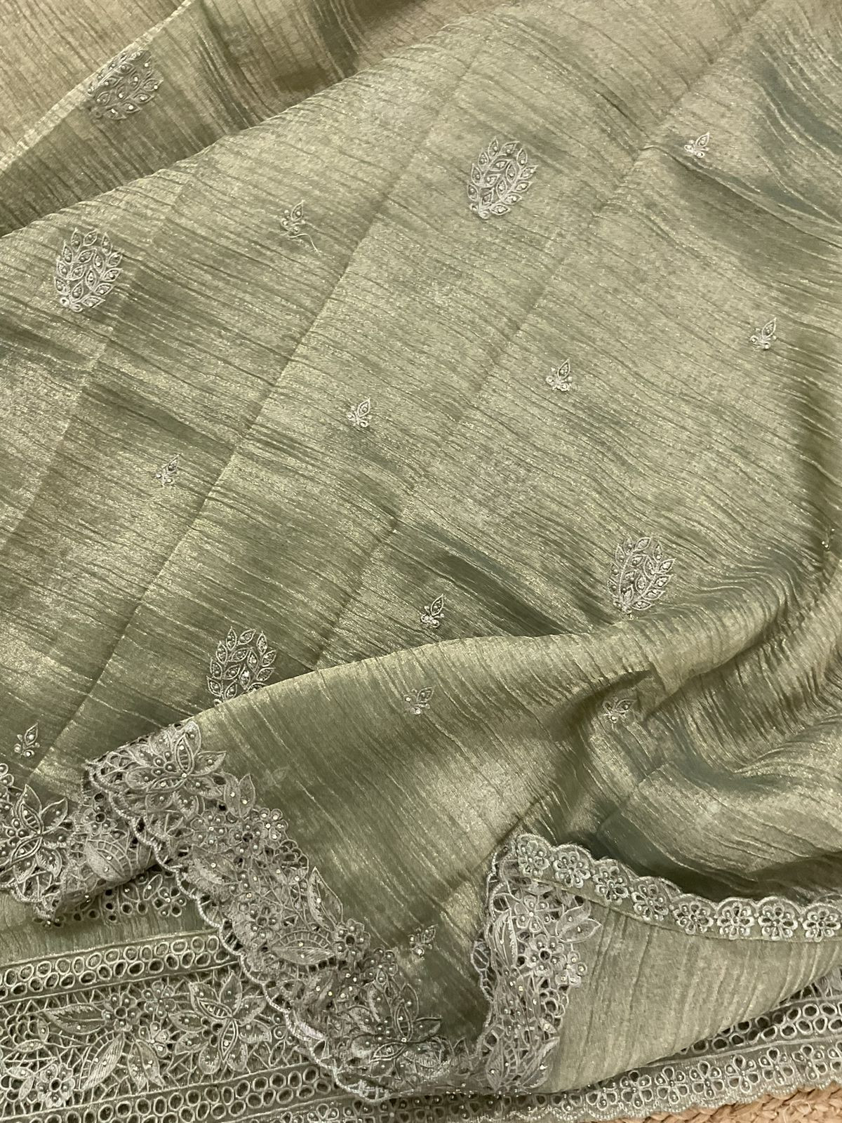 Soft Crushed Tissue Embroidered Suit - Green