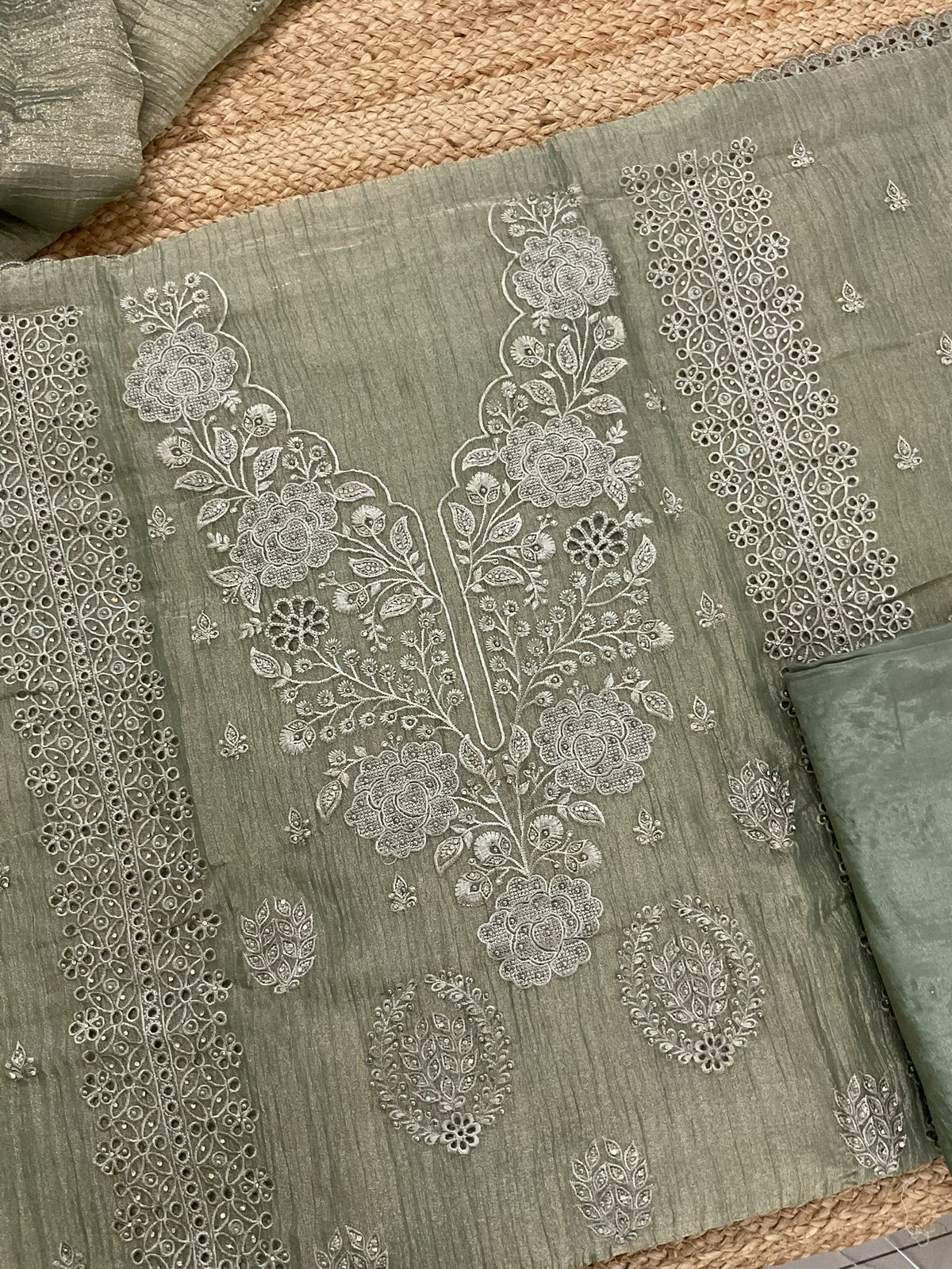 Soft Crushed Tissue Embroidered Suit - Green