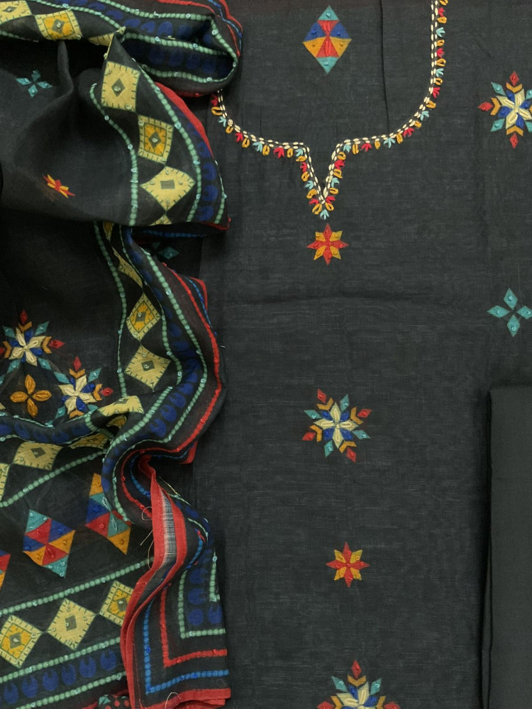 Image of Soft Tissue Slub Cotton Printed Embroidered Suit - Black