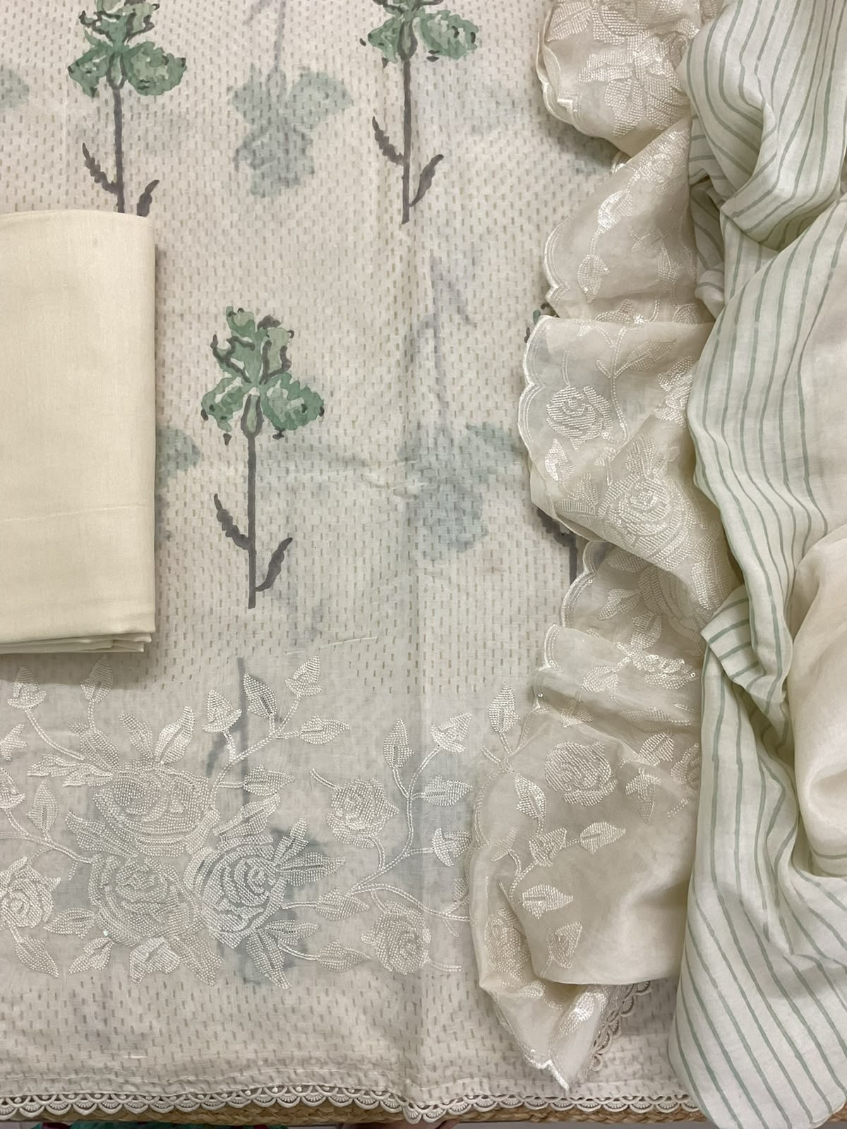Pure Muslin Printed Embroidered Suit - Cream