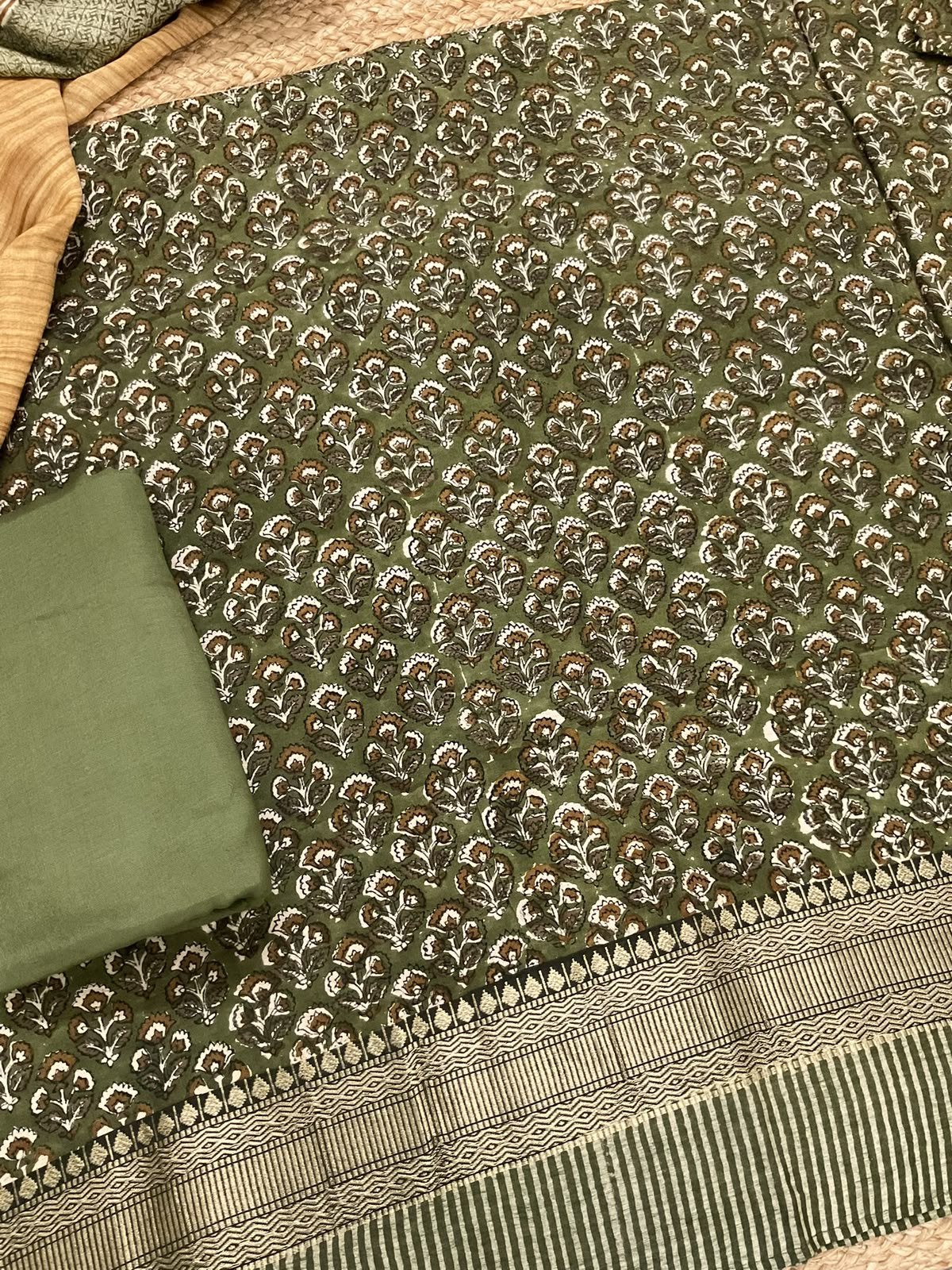 Pure Muslin Printed Banarasi Weaved Suit - Green