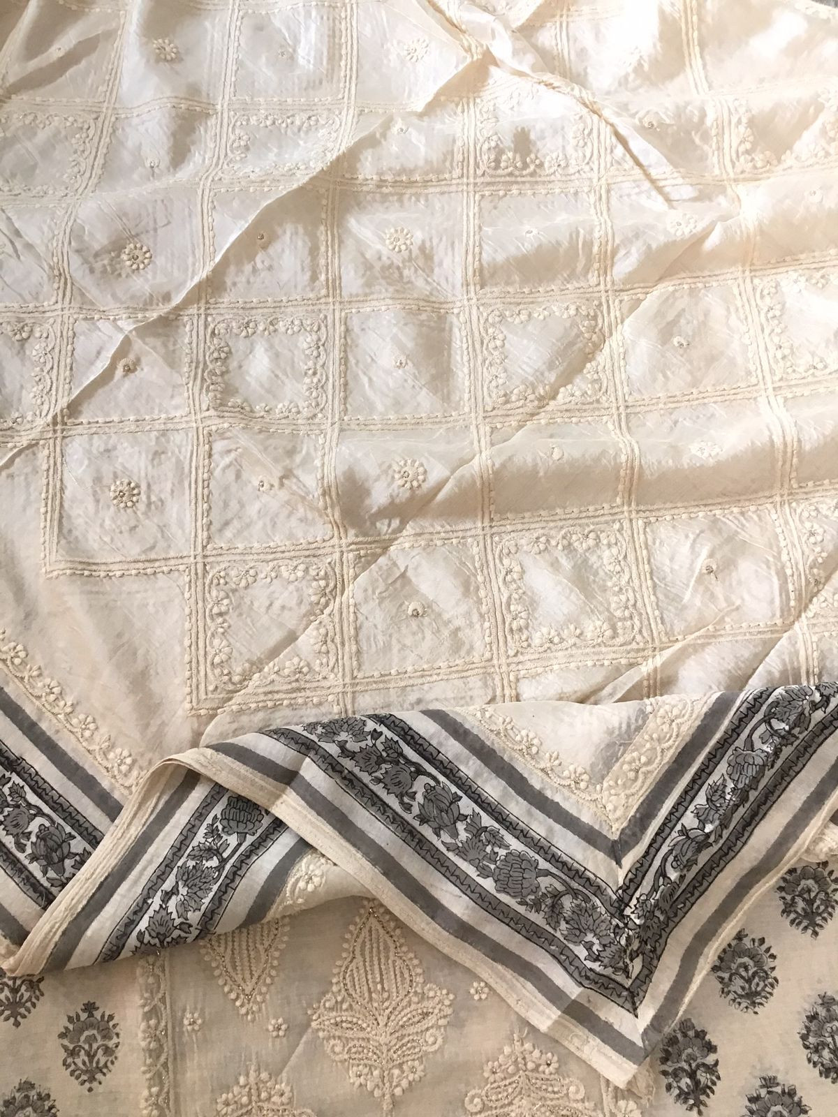 Pure Muslin Printed Embroidered Suit - Offwhite