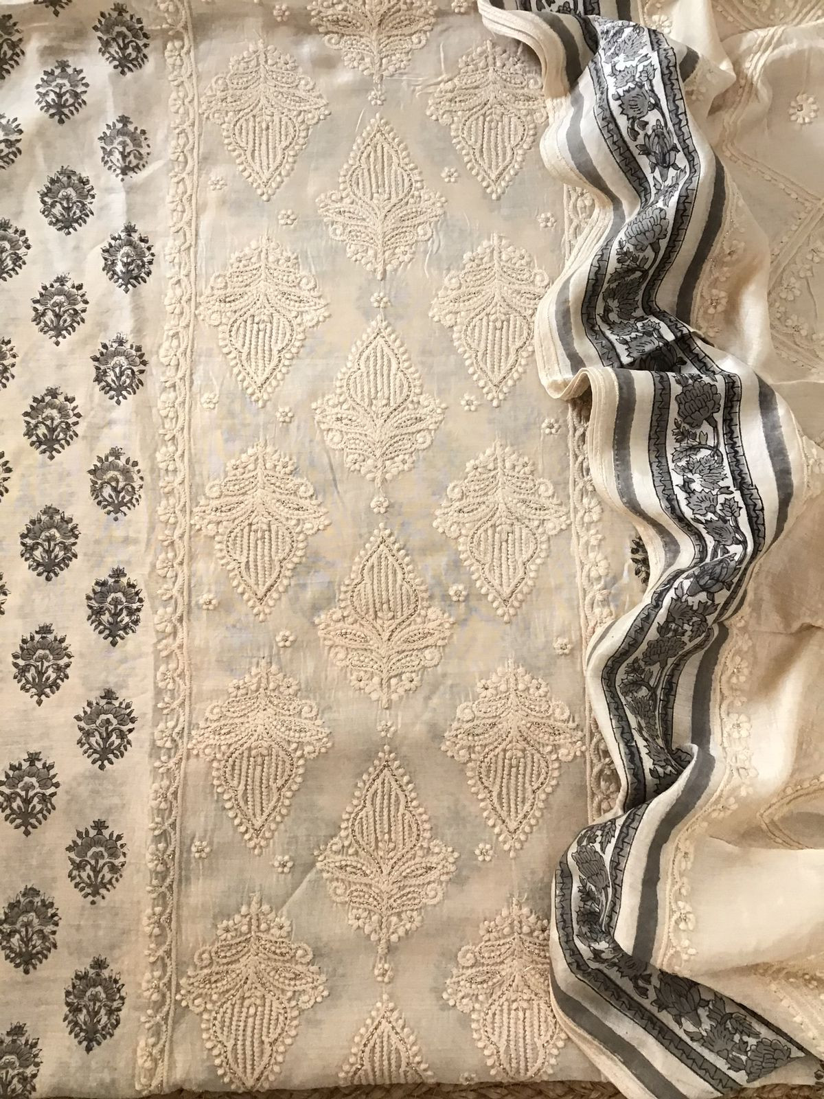 Pure Muslin Printed Embroidered Suit - Offwhite