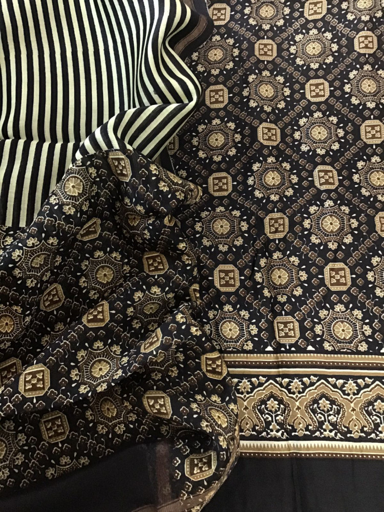 Image of Pure Maheshwari Printed Suit - Black